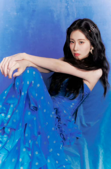 工作室于12月12日宣布张碧晨第三张专辑《Echoes of Now》同步开启实