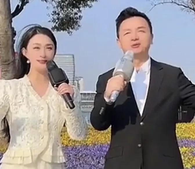 九莉组合比徐罗组合阳光太多
刷到九哥和王莉演唱《红尘一梦》的演唱视频，感慨很多。