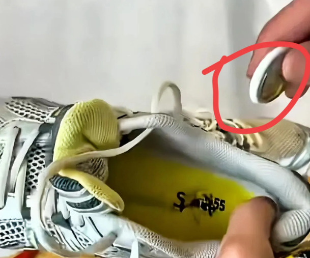 捐赠鞋子竟成二手市场商品











德国一男子终于做了他一直想做的事
