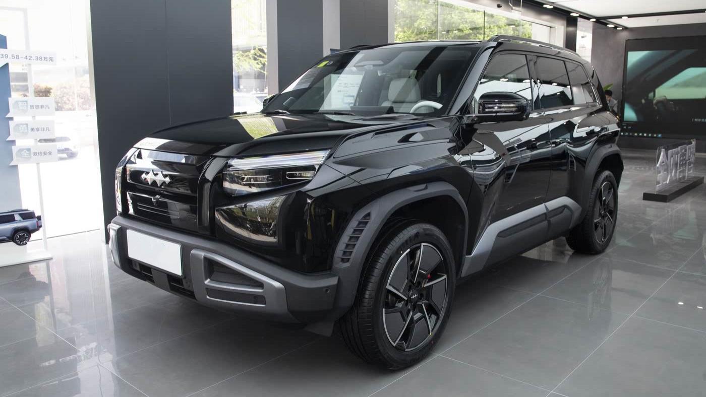 再等等！比亚迪新车5天后上市，“颜兽”气质422马力，预售价公布迷倒一片！