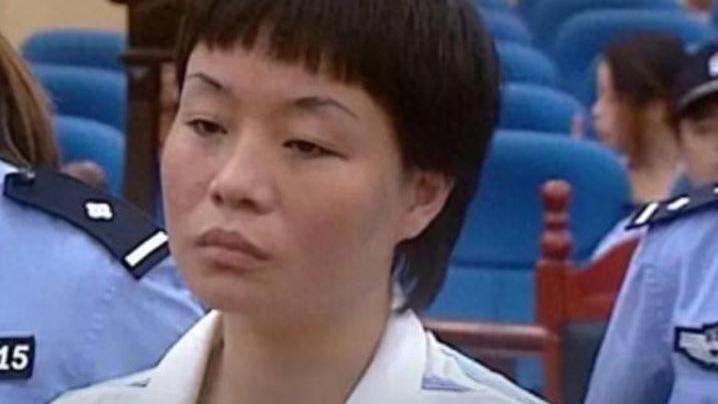 3岁女孩贪玩意外上吊身亡，母亲被抓判刑15年，监控拍下残忍真相