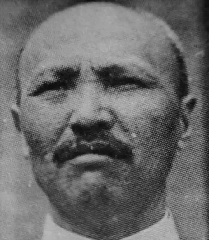 1947年4月，孙殿英在其老巢汤阴陷入解放军包围后，拿出几万黄金分给手下，高级军