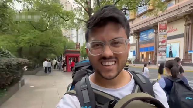 印度博主嘴硬表示：上海二十年前只是个村庄而已，没想到惨遭打脸