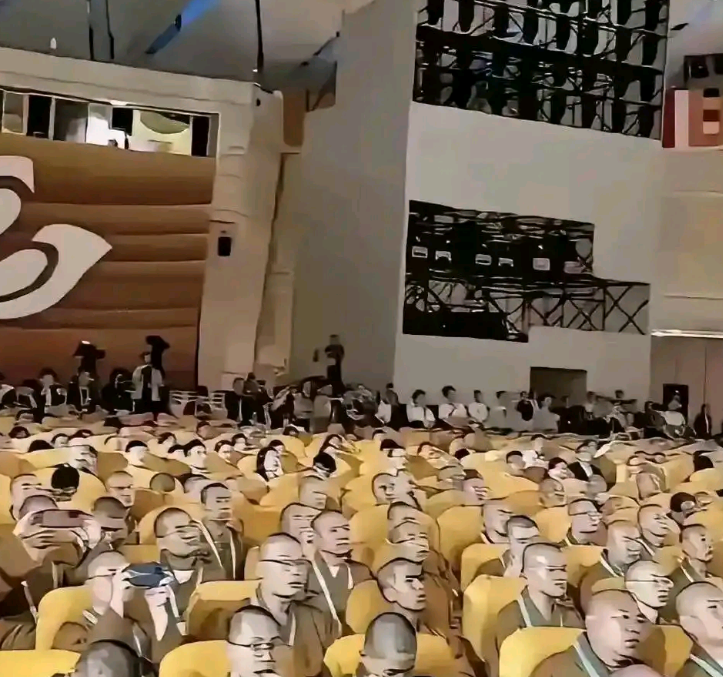 国家有难的时候，他们会在哪?