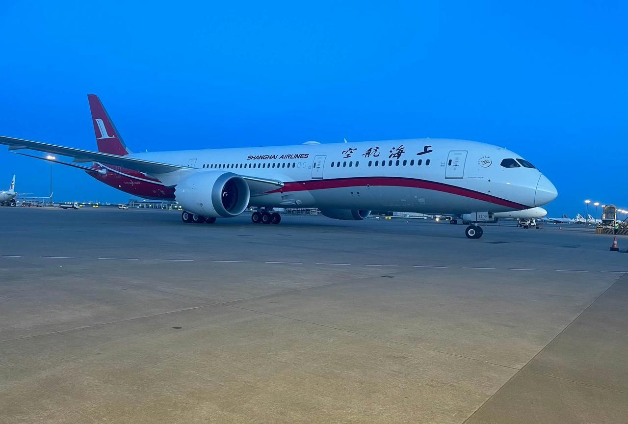 深圳航空接收一架B737-8客机！舟山交付的21架737-8客机！
深航还有2架