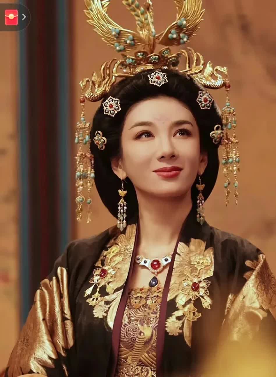 怪不得当年《上错花轿嫁对郎》剧组都不喜欢黄奕，原来是有原因的！
她当时跟聂远谈