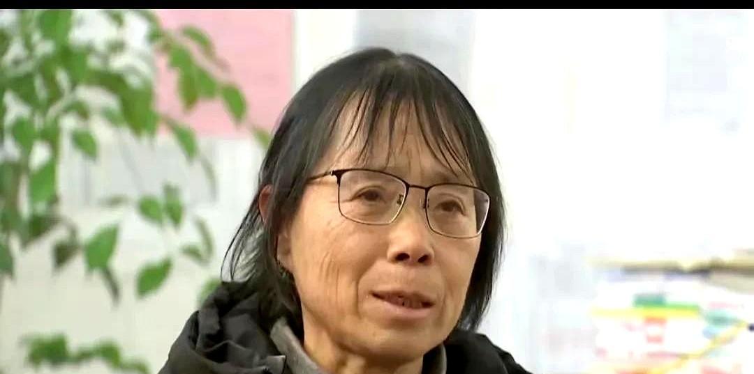 高考刚过，有人提出一个愚蠢的问题！
张桂梅这些年办了那么多届高考，怎么一个清北生
