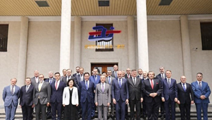 欧盟急了！稀土供应要中国点头？











欧盟现在急吼吼地想跟中国谈