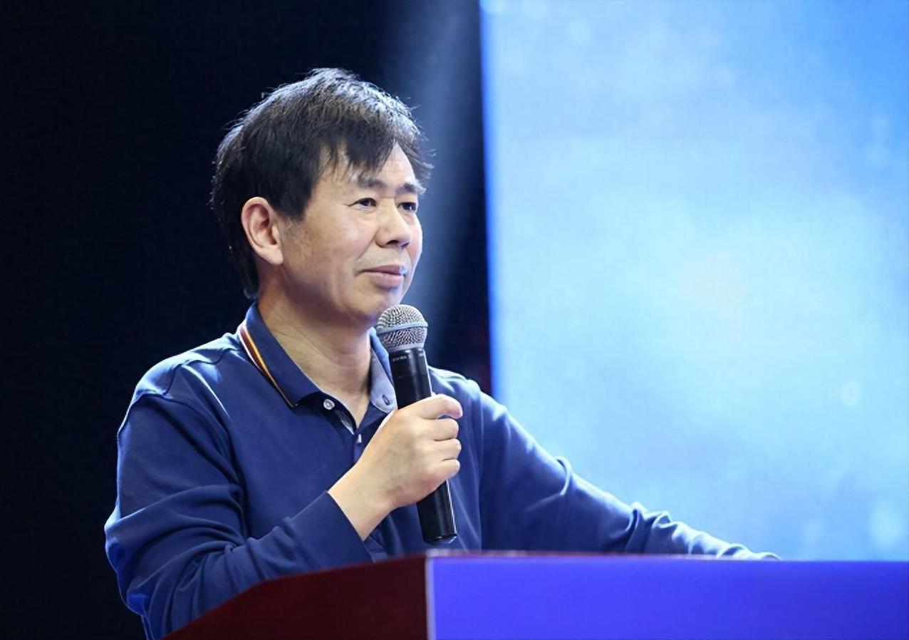 戴旭：中国从来没有单独彻底战胜过日本，未来可一战永绝后患。
中日两国隔海相望，打