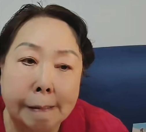 马贵荣张伯鑫恩断义绝
       直播间里马贵荣再一次提及张XX，网友们一听张