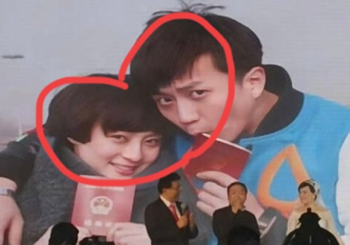 孙俪和邓超的粉丝都要沉默了！
不是因为又传出了什么新绯闻，
而是
就在刚刚孙俪在