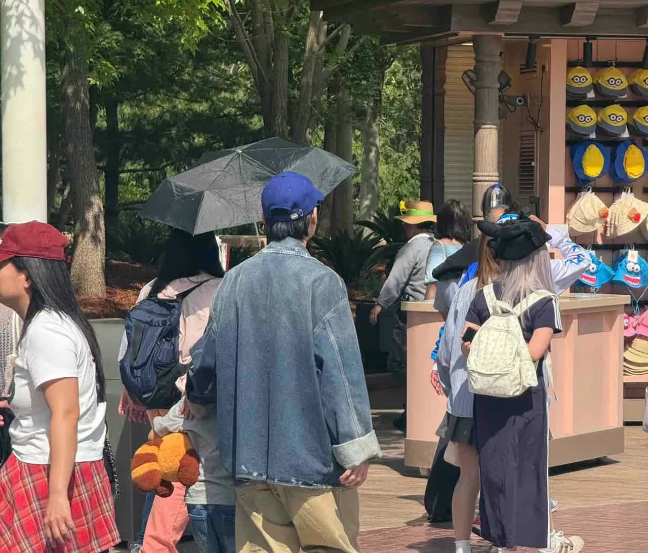 陈楚生今天领二娃aiden去环球影城啦。
果然生哥是个好爸爸。
闲暇时光一定