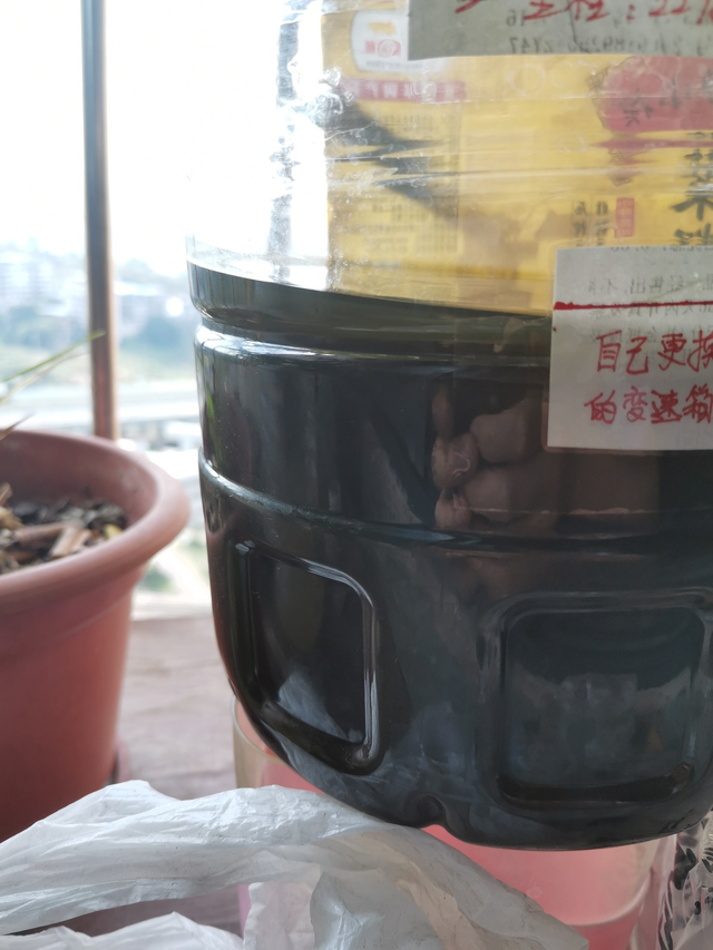 4代帝豪手动变速箱
4代帝豪手动变速箱油有自己更换的吗，手册上写的用2L变速箱油