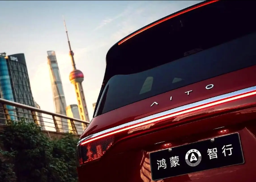 最烦新能源等车三四个月。

赛力斯这次真拼了。

2025年赛力斯对M8供应链下