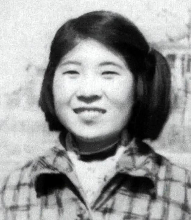 1958年，杨虎城的女儿杨拯陆在婚礼前夕神秘失踪，数日后，在严寒的冰雪覆盖下，终