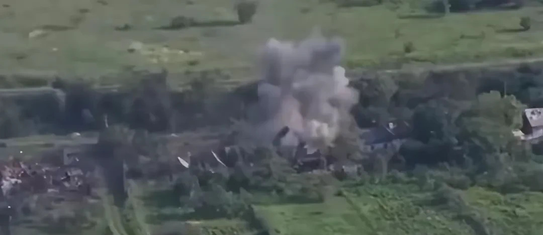 俄军飞机遭袭 普京想谈谈了











啥？乌克兰特种兵这么猛，直接偷