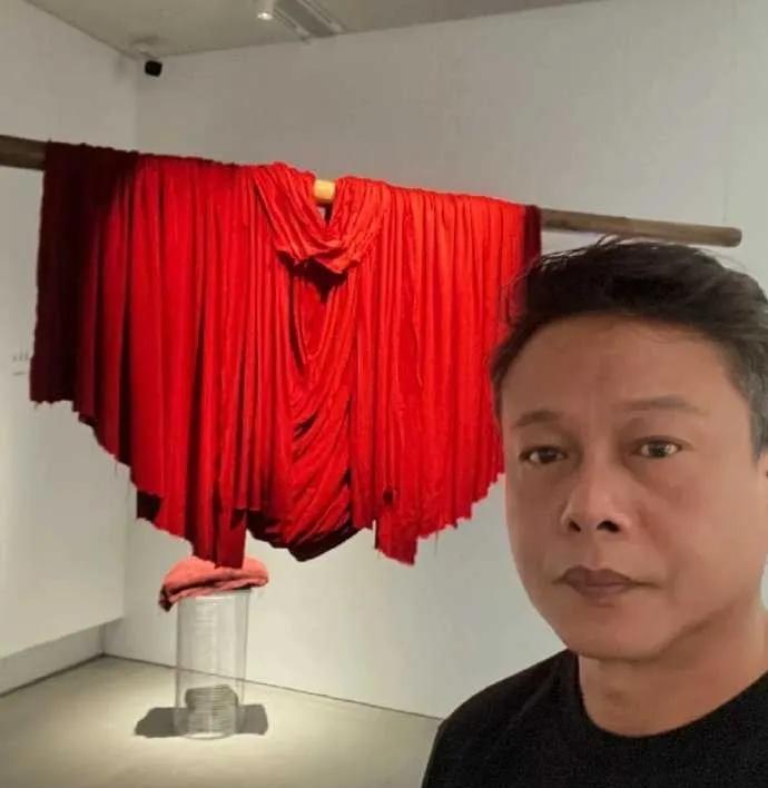 金马影帝偷海胆？这剧情比电影还魔幻
谁能想到，拿过金马奖的李康生，居然因为“偷海