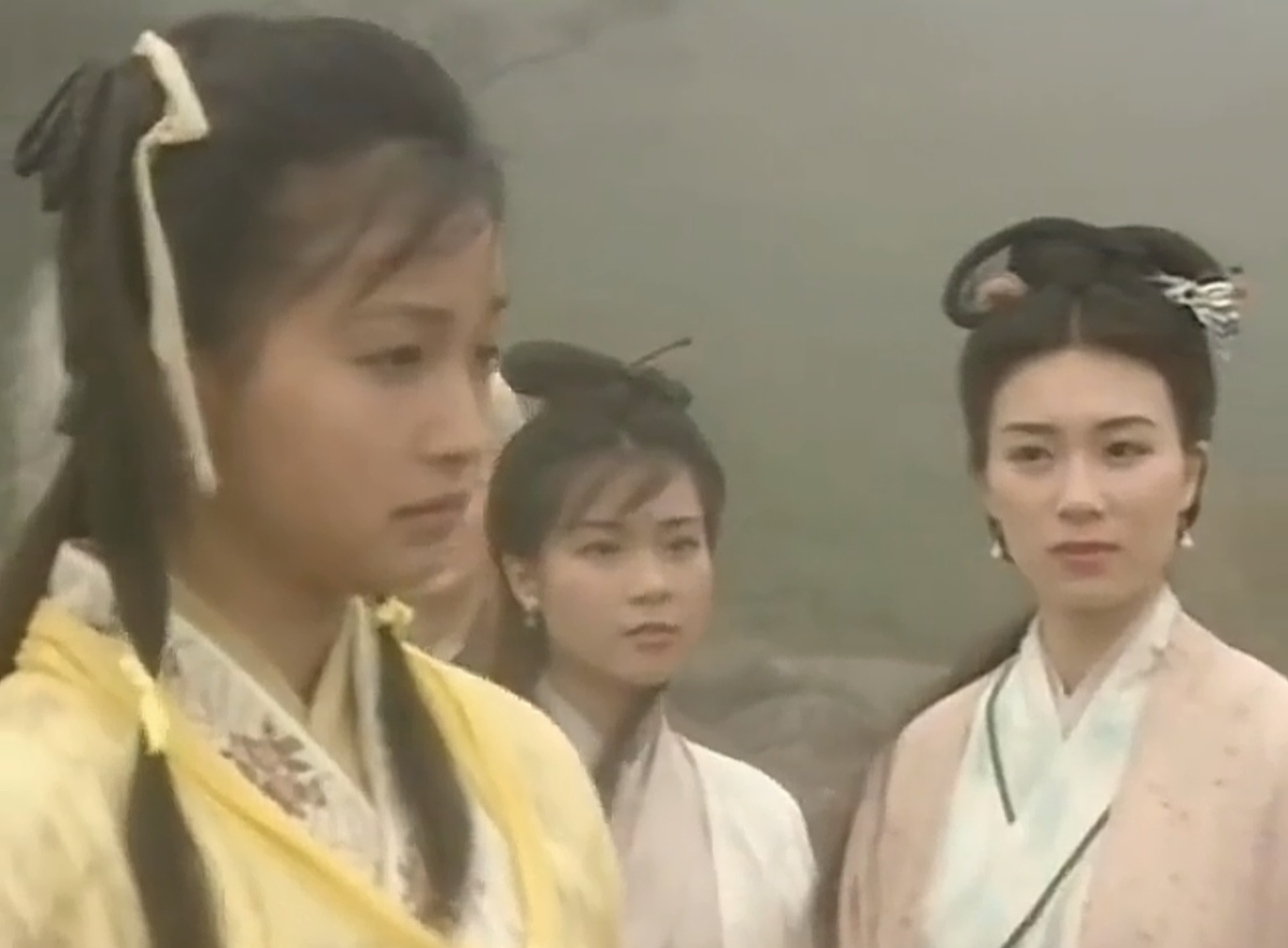 三个“一见杨过误终身”的姑娘出现在同一个镜头中，是巧合还是天意，程英看着郭襄，像