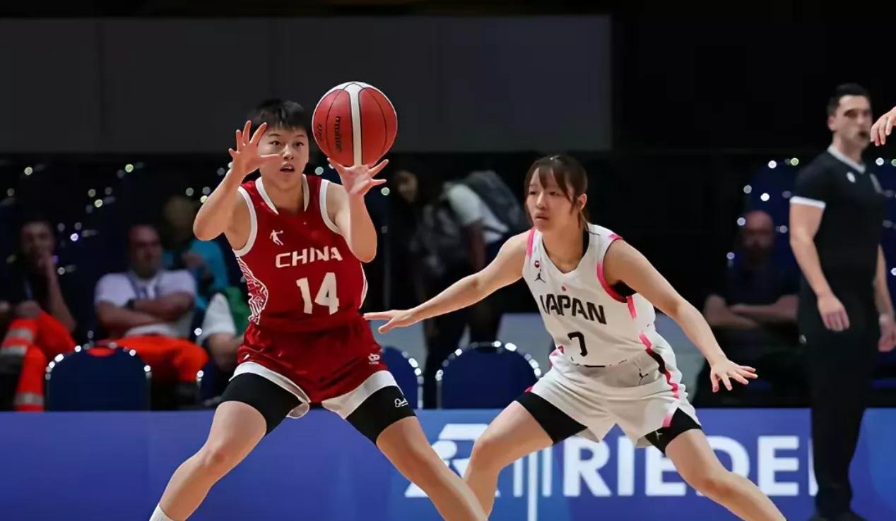 原来中国女篮有好后卫，只是教练不会选。中国女篮大学生队，实在是太豪横了，前天为中