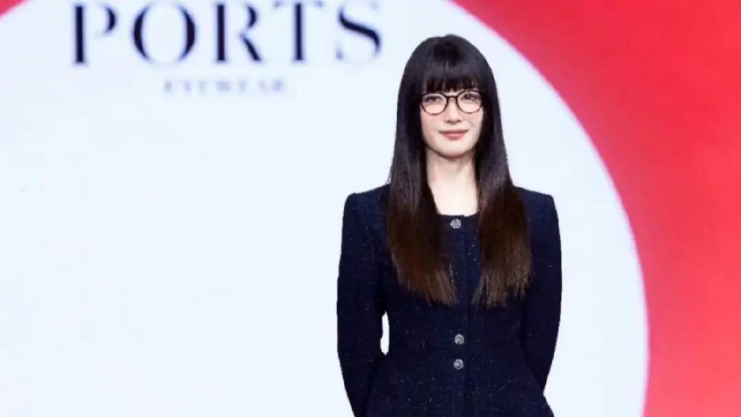 从明艳女神到“教导主任”，江疏影“变装”惊呆全网！