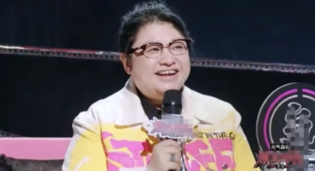一次，主持人问韩红：你想过自己有一个孩子吗？韩红说：39岁的时候想过，因为朋友们