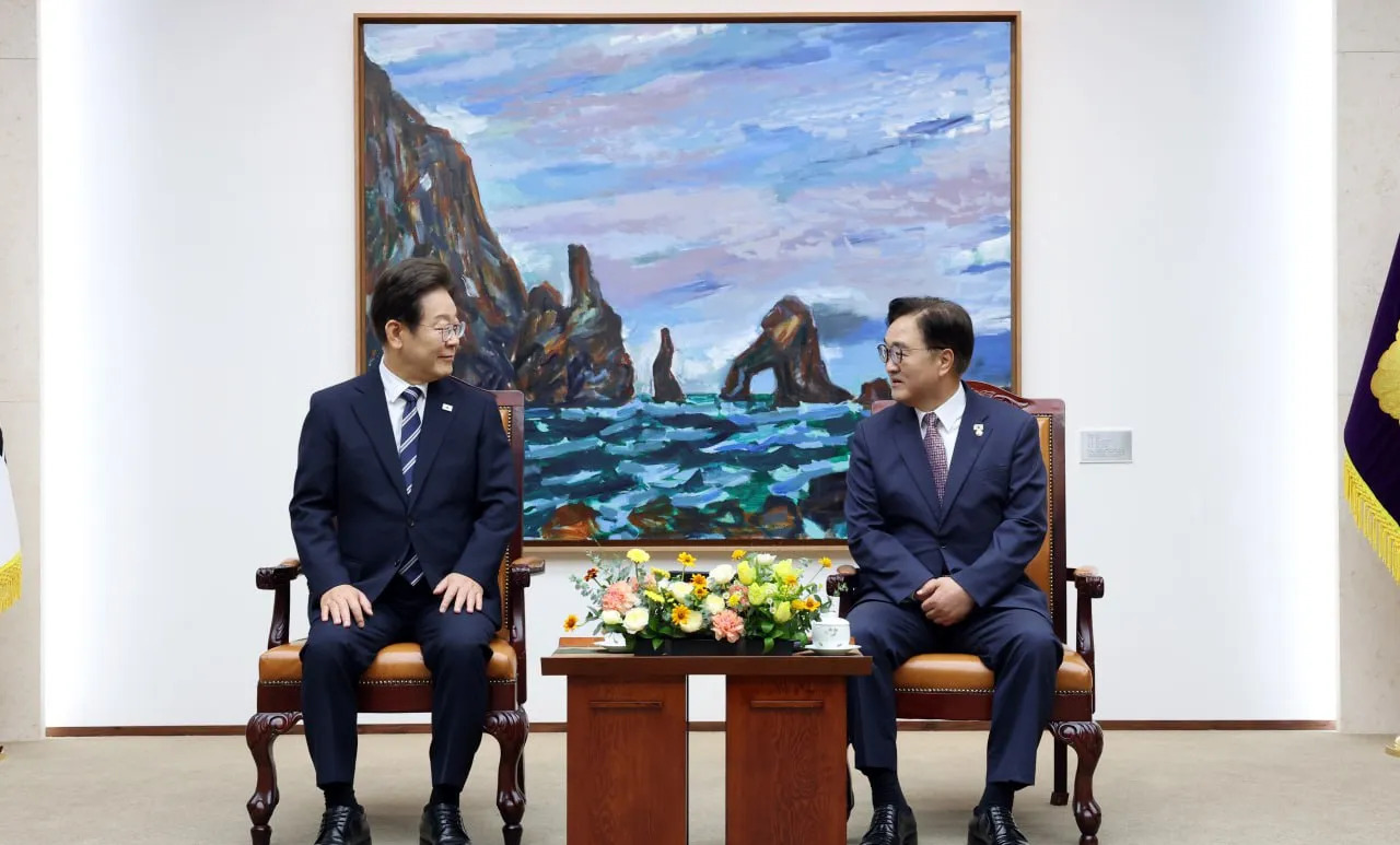 李在明总统国会演讲，意义重大！











啥？总统李在明竟然亲自跑到