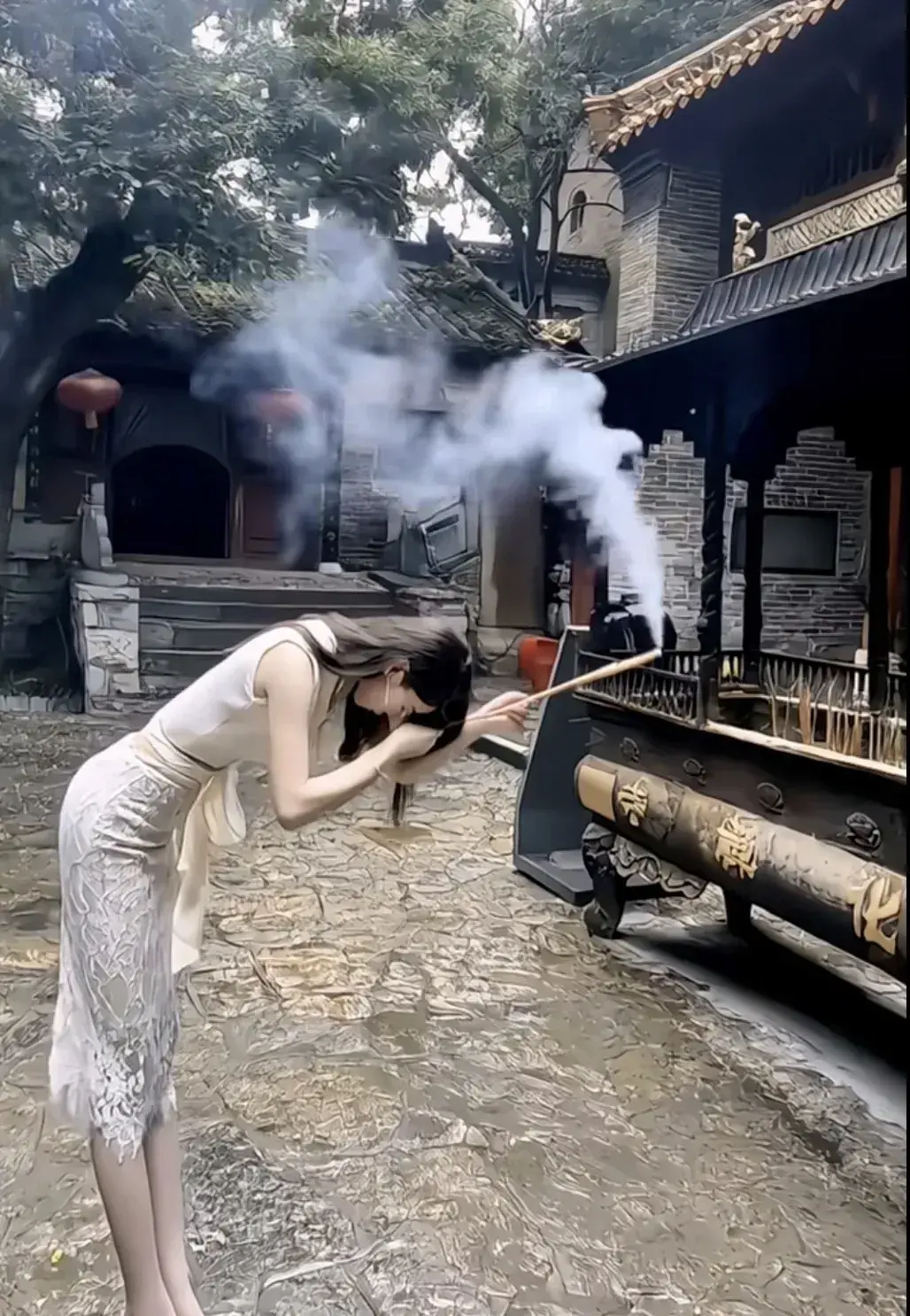 多么让人羡慕的身材跟长相呀！
好奇！不知她到底还想要求什么？