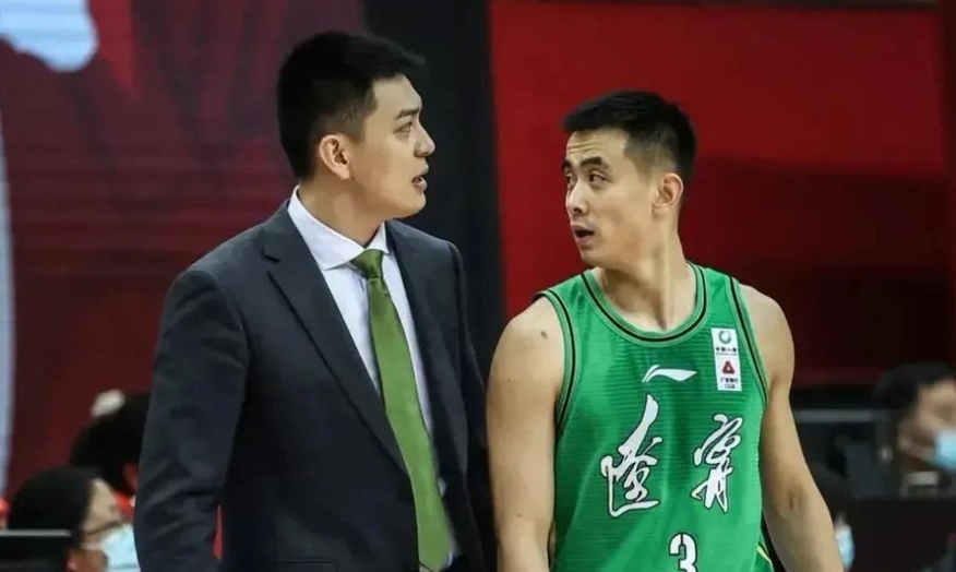 大韩退役了，正式转为教练…晓旭队员兼教练，签了一年过渡…

未来杨鸣将带着玄冥二