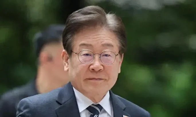 李在明：希望美国别误会我亲华啊！



最近，韩国总统李在明的“亲华”标签成了热