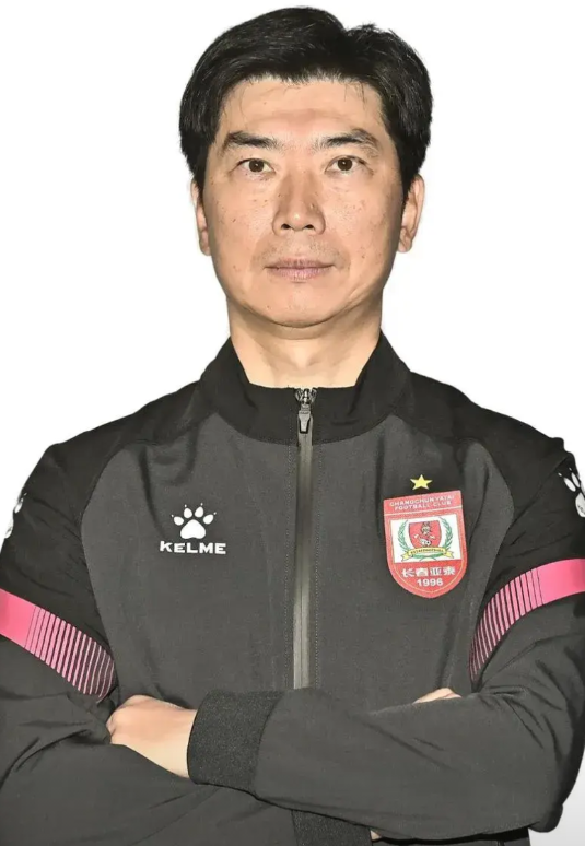 武汉三镇选帅，矮子里拔将军！

三个热门候选 陈洋 郑雄 郑智

1 陈洋 
俱