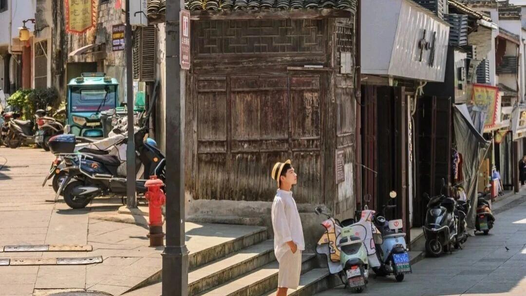 慢慢走，慢慢看，这6个适合中老年人旅游的小城，花费少还轻松