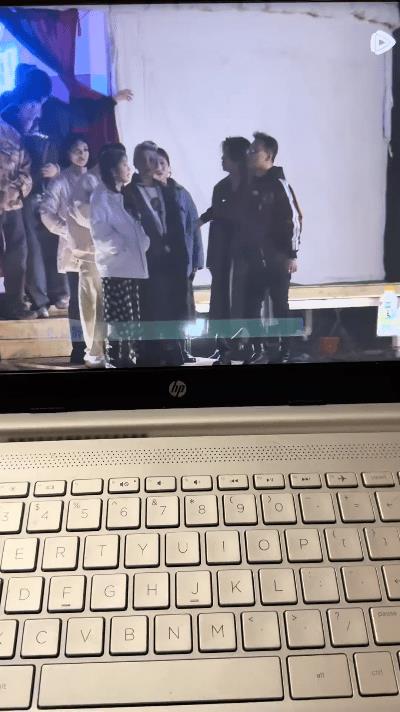 近日，汪峰在桃花坞的相关视频在网络上引发热议。有人兴奋表示“张国荣在哪我在哪”，