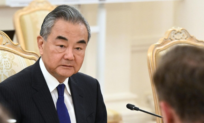 特朗普想离间中俄？别做梦了 

4月1日王毅外长对俄媒撂下三句箴言："世代交好永