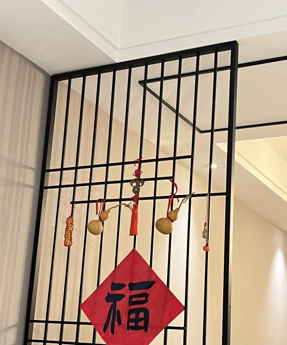 董宇辉这两天没上播，网友们又开始卷葫芦了！
原因只是董宇辉直播时，看上了小葫芦挂
