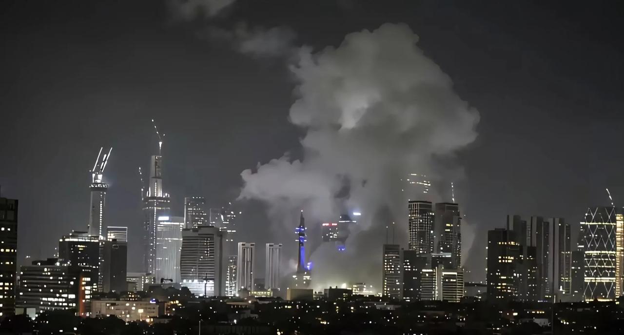 这是以色列近80年来所遭遇的最大规模空袭，他们坦承损失巨大。或许此刻，他们也才能