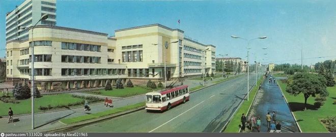 走，上班去！（70 年代初期 乌克兰顿涅茨克）