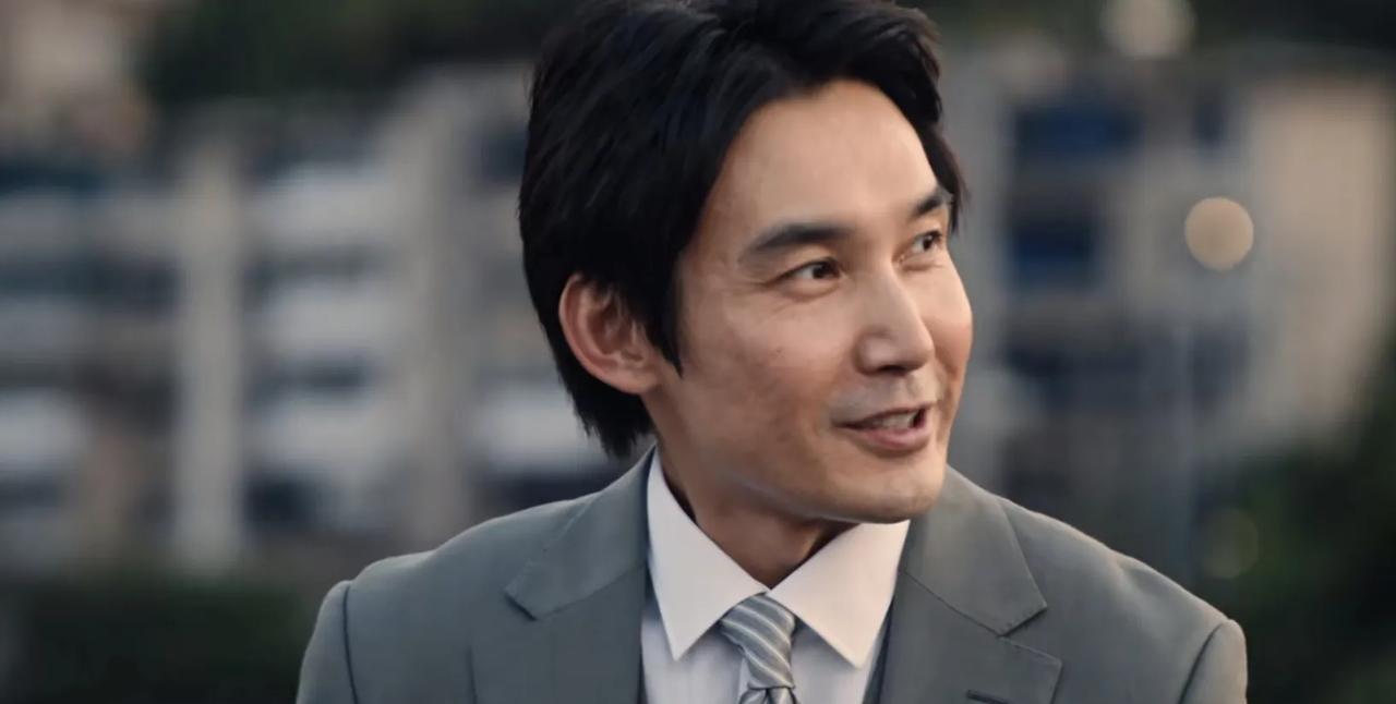 《利剑玫瑰》我算是看明白了，叶修明在发现吴斌干的坏事时，之所以没选择报警，是因为