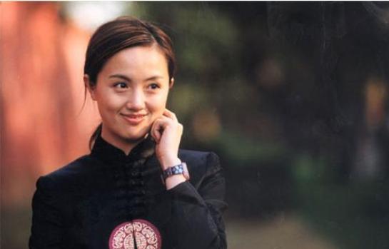 谁能想到一位香港资深的演员，因为缅怀朱媛媛而被网友吐槽。
朱媛媛去世，那是演艺界