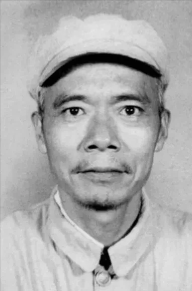 1937年，地下党员涂作潮与邻居打牌，闲聊中，邻居突然凑到他耳边，轻声说：老兄，