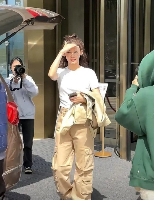 终于理解郑恺的审美了！哪个女人能和苗苗一样，35岁了生了3个娃，还能顶着一张大学