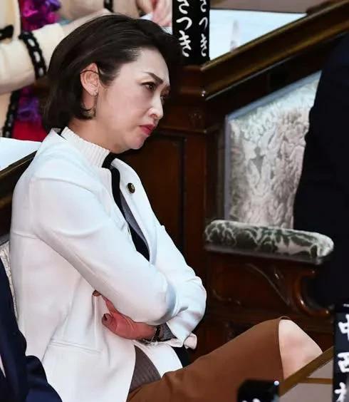 日本政坛和高市早苗对决的女人