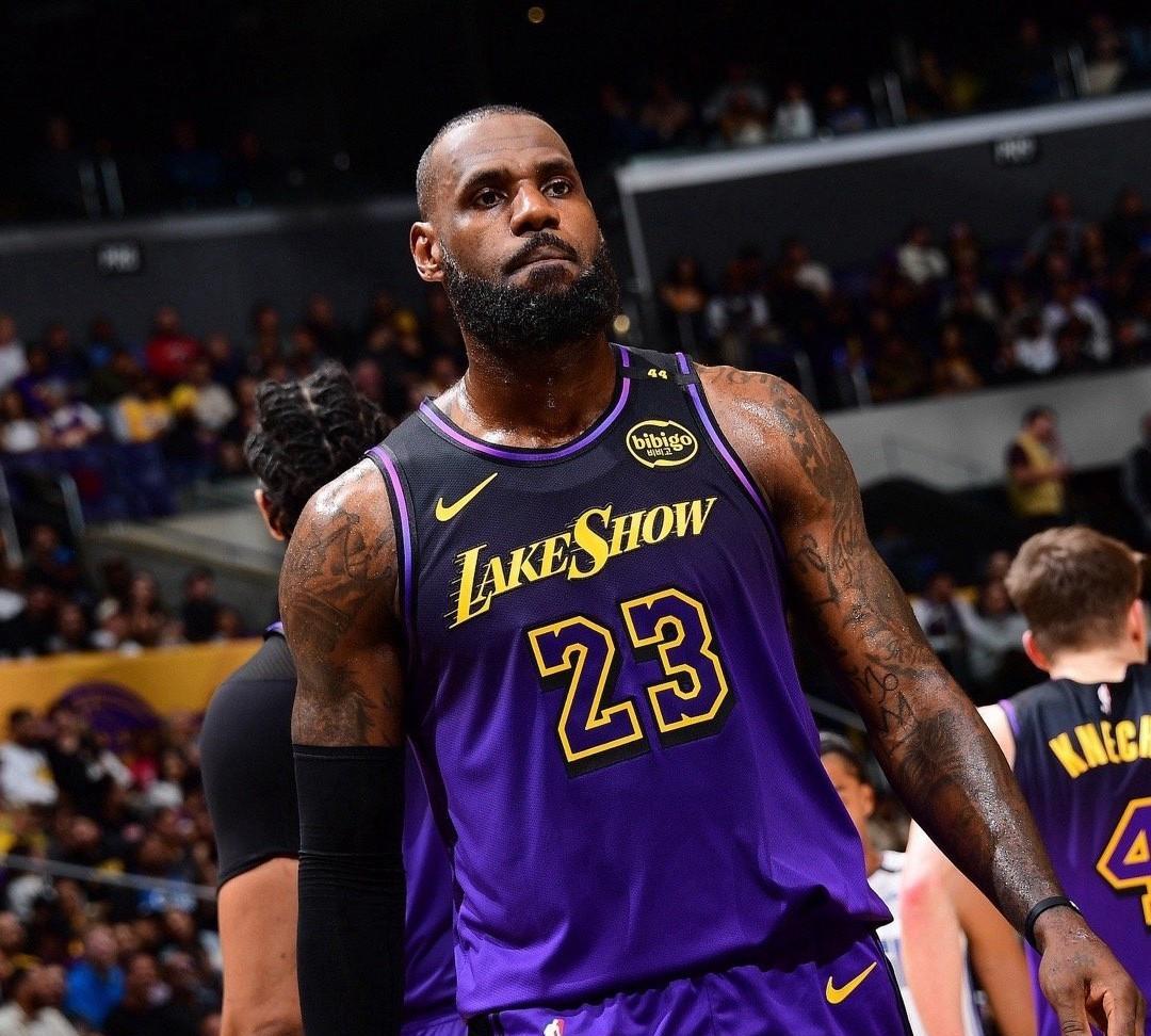 #湖人# 『就在今天！8 月 21 日 NBA 传来多则湖人队最新消息』
1、 