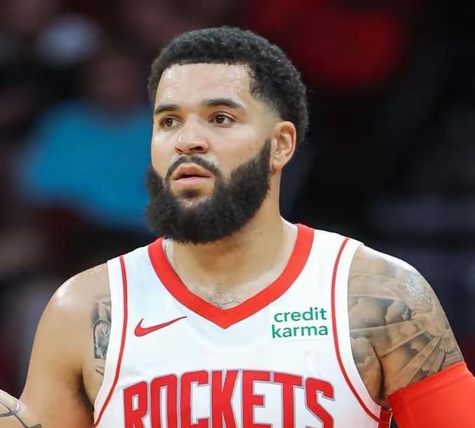 范乔丹是不错，但是也不值4500万刀吧？
如今的NBA，变成了养老友好型的联盟。