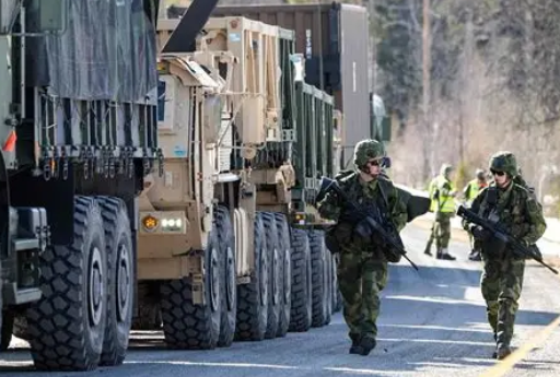 7月23日，俄罗斯在无任何预告的情况下，独自紧急发起15000人大规模军演