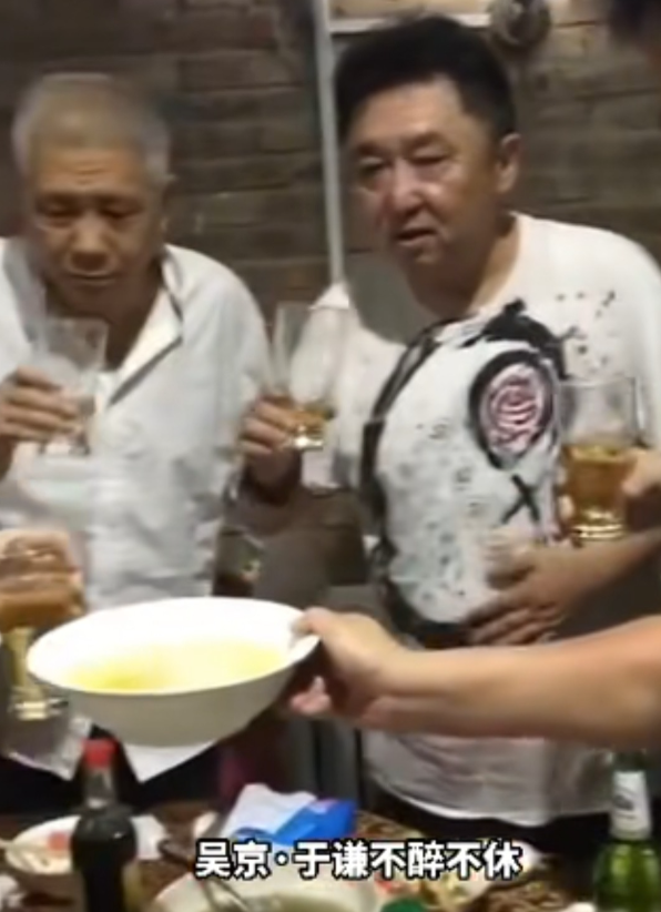 为什么相声圈的，都不敢惹于谦？
其实答案很简单，真惹不起！

杨老五常常在各方发