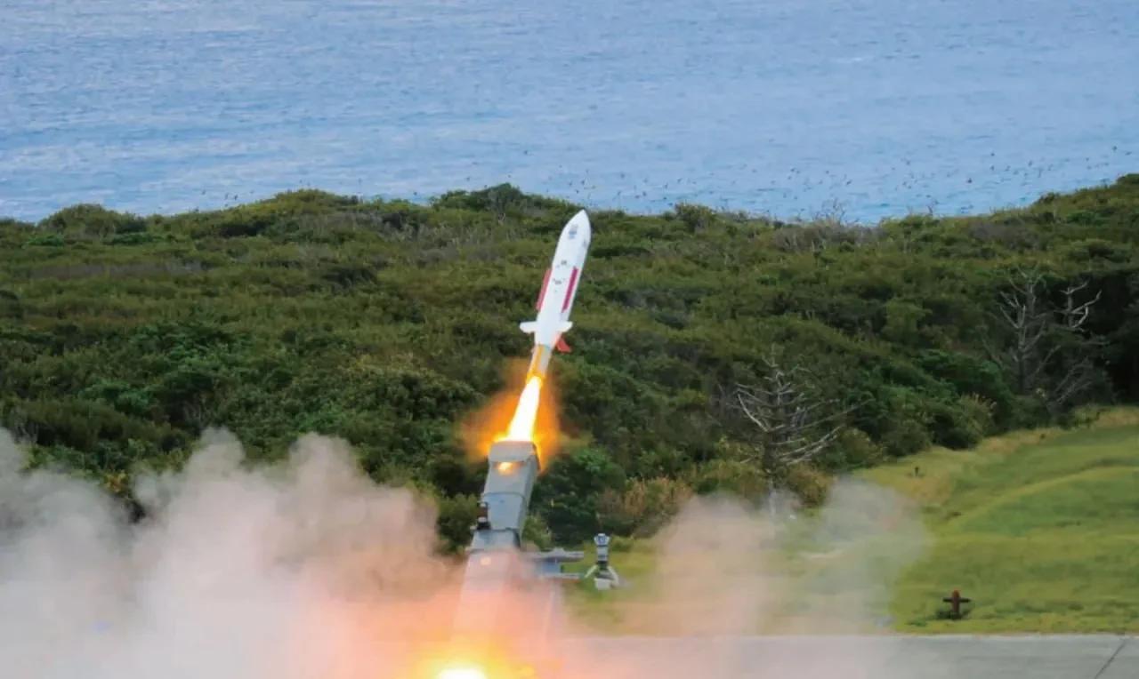 7月29日，日本防卫省确认在九州岛熊本县健军基地部署升级版机动式海岸导弹系统（B