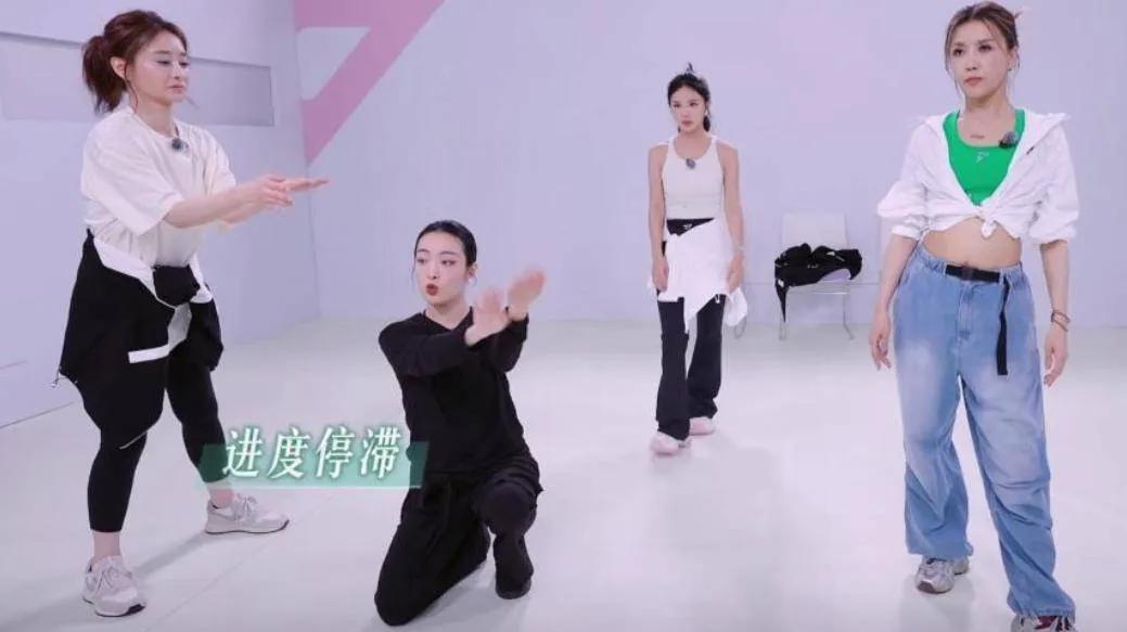 实在看不下去了！
想替陈德容姐姐说几句话：
首先，需要明确的是，陈德容是队长，王