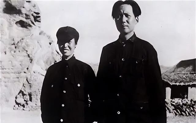 1929年，毛主席托一个女兵照顾怀孕的贺子珍，竟遭到严词拒绝。“我哪有功夫照顾她