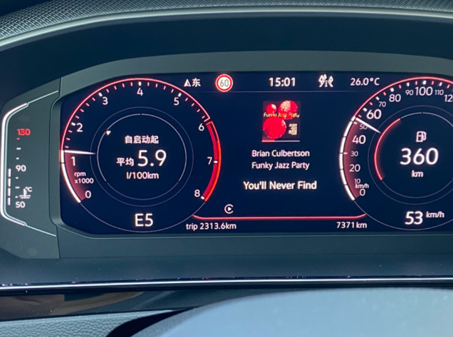 分享一下油耗吧
高速120公里-130巡航油耗7.3，市区5km上下班油耗12，