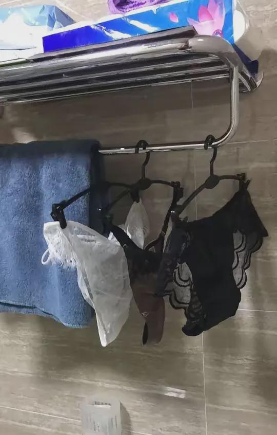 真窘迫，昨晚爱人帮我洗的贴身衣物晾在浴室了，难怪今晨婆婆看我的眼神怪怪的，是我不